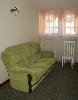 Отель Zolotoy Fazan Николаев Люкс-4